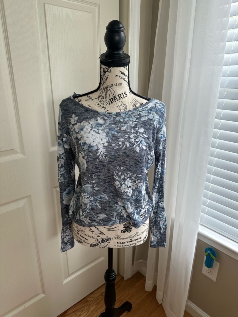 Aeropostale Blue Floral Long Sleeve